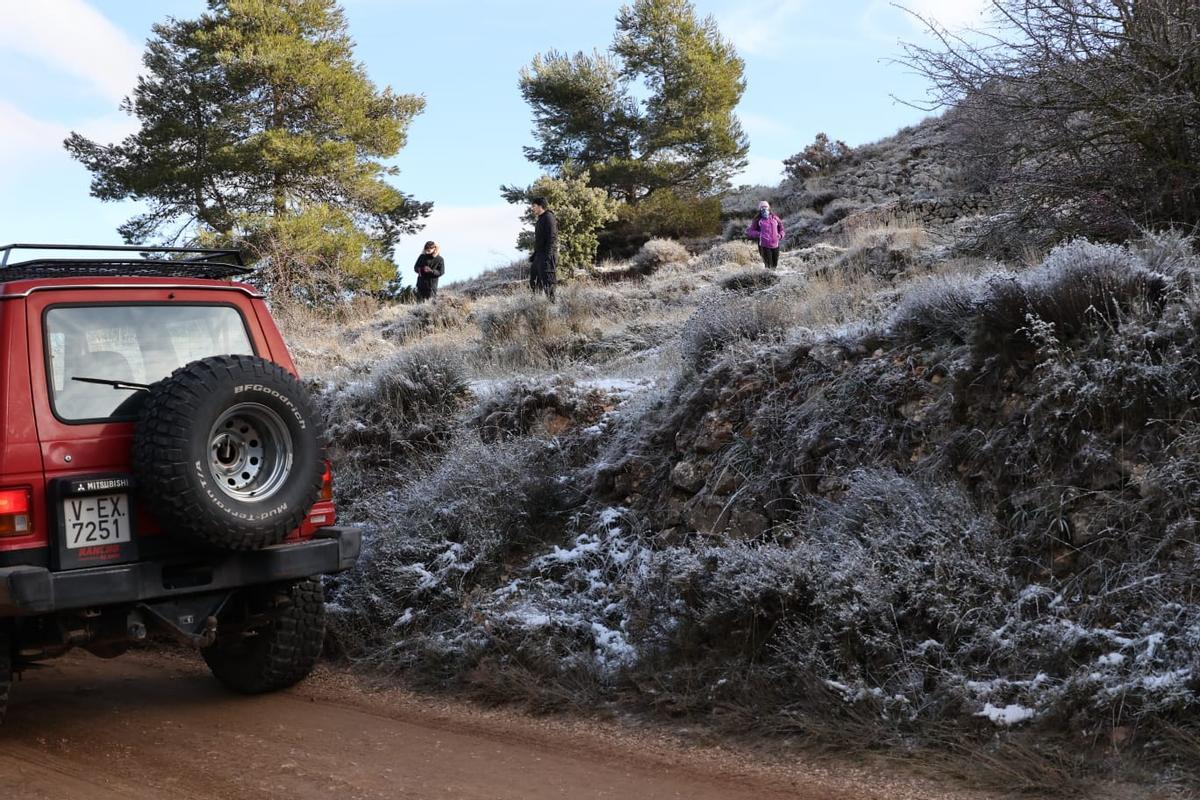 Aitana congrega a familias y visitantes para ver la nieve el Día de Reyes