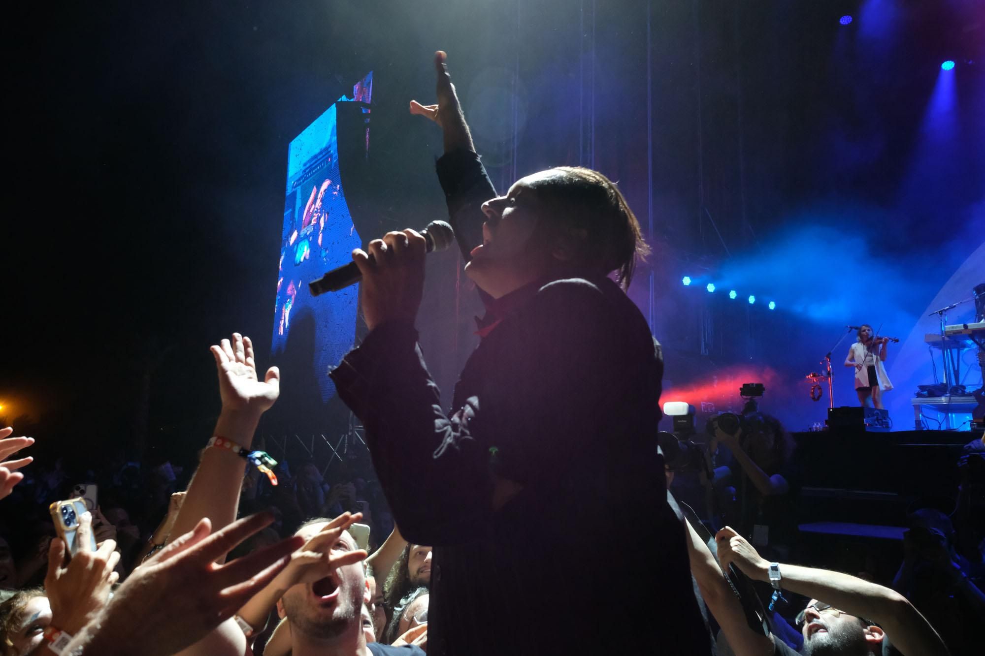 Primer día de conciertos en el Festival Cala Mijas 2023: Arcade Fire
