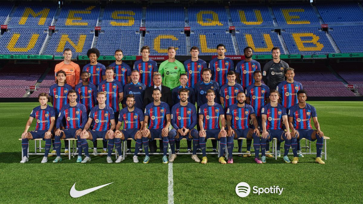 Las imágenes de la fotografía oficial de la plantilla del Barça