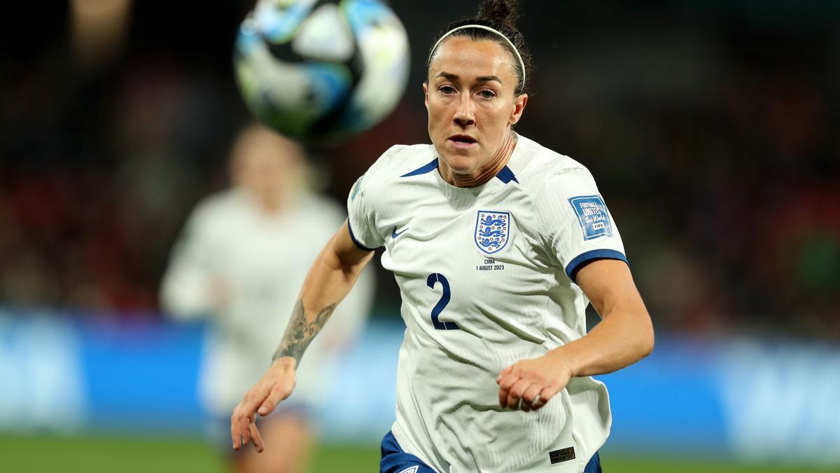 Lucy Bronze durante un partido en el Mundial