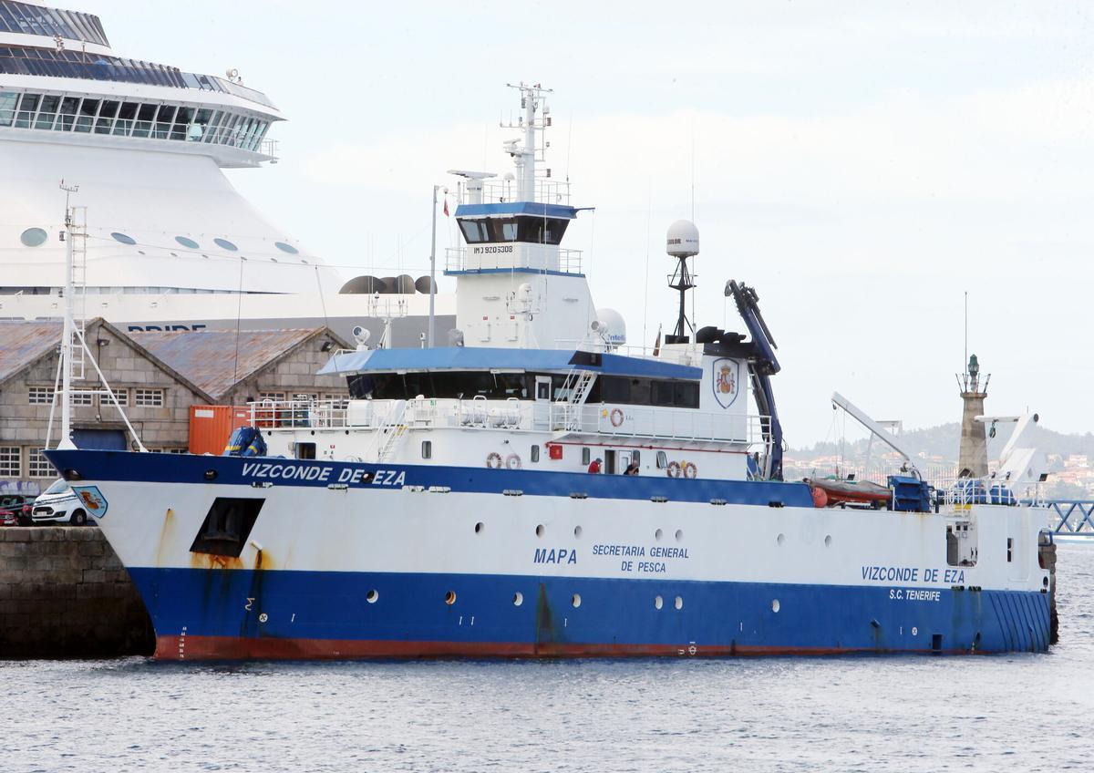 El oceanográfico «Vizconde de Eza» amarrado en la estación marítima del Puerto de Vigo.