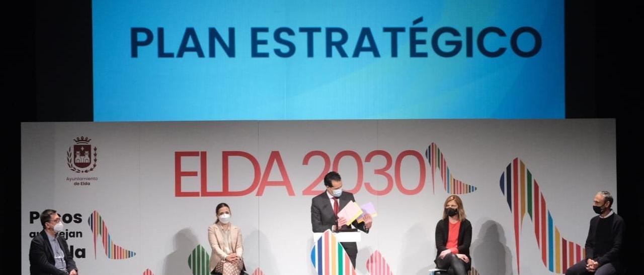 El acto del Plan Estratégico de Elda celebrado en abril en el Teatro Castelar.