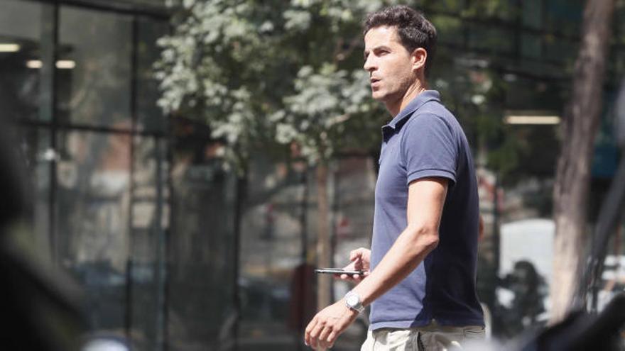 Jorge López, en las oficinas del Valencia CF.