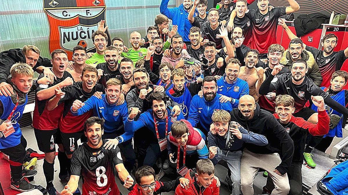 Los jugadores de La Nucía celebran la clasificación en la Copa del Rey