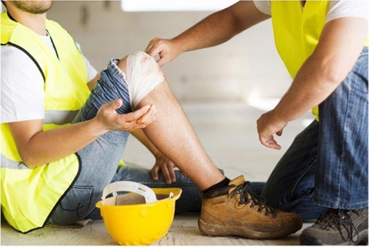 Archivo - Los Centros de Prevención de Riesgos Laborales investigaron durante el año 2025 en Andalucía un total de 573 accidentes de trabajo, de los cuales 46 fueron mortales y 325 graves.