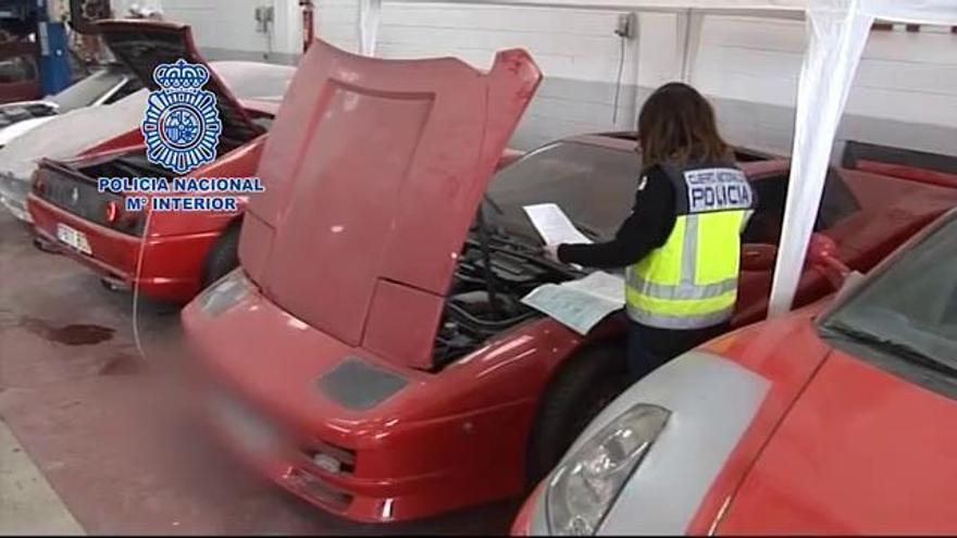 Tres detinguts i 14 cotxes confiscats en el taller clandestí de Sils on es falsificaven Ferraris
