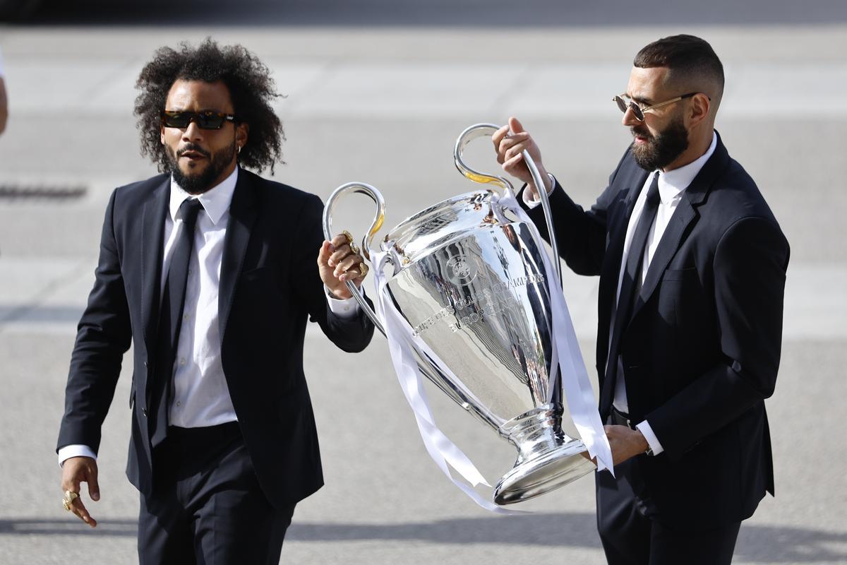 El Real Madrid celebra su 14ª Copa de Europa con la afición blanca