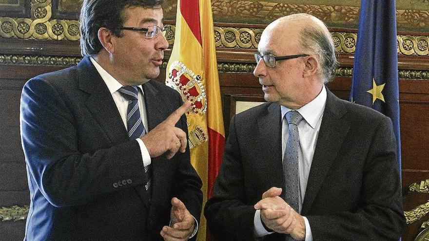 Frente común contra Montoro tras el aviso de retención de fondos para pagar facturas