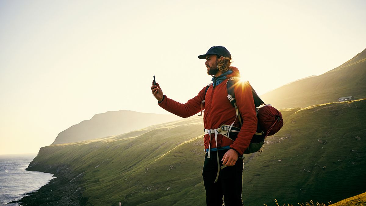 En rutas de aventura o viajes largos, contar con datos móviles sin sorpresas es una de las grandes ventajas de las eSIM.