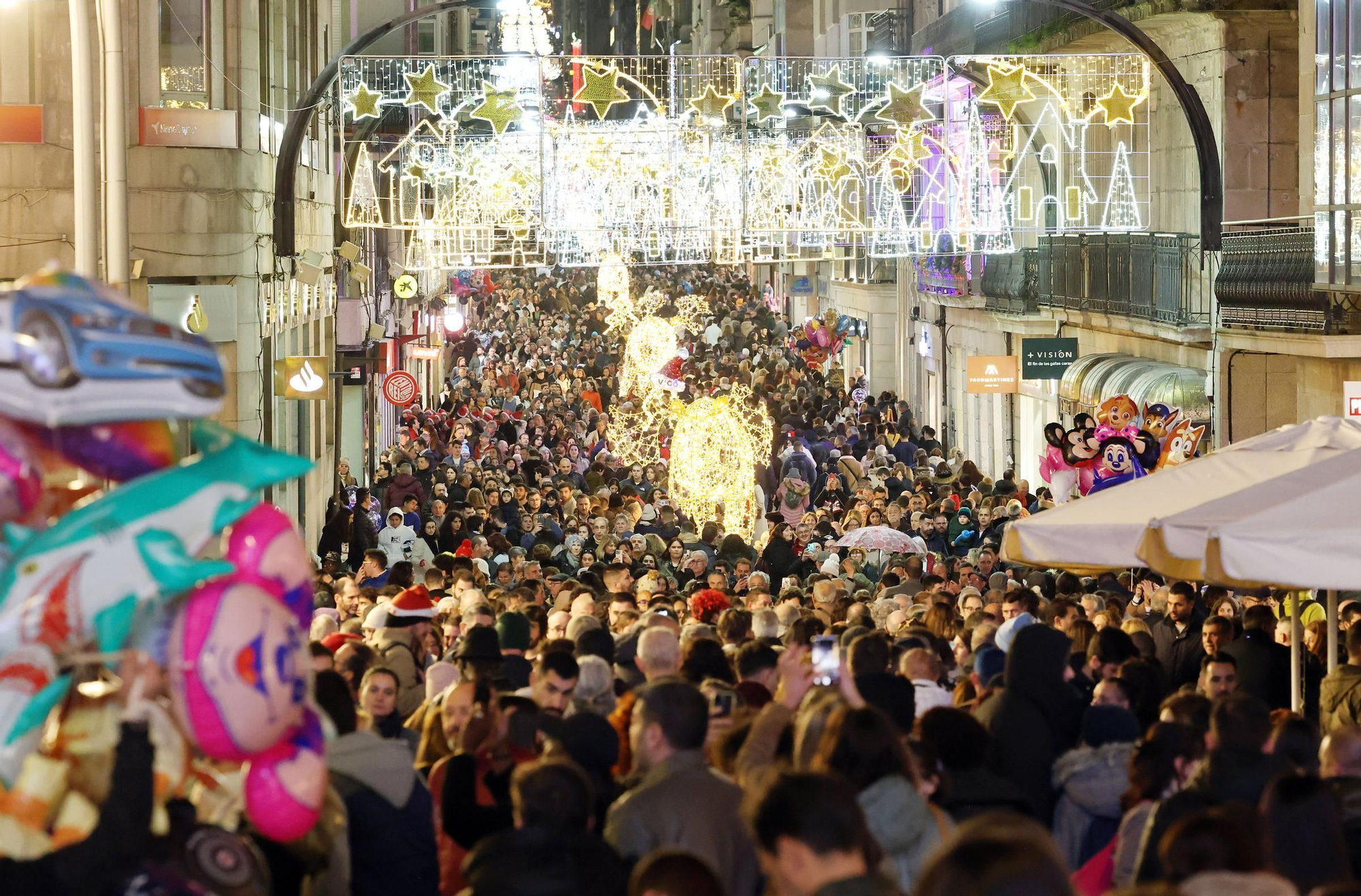 Las luces de Navidad atraen a miles de visitantes a Vigo