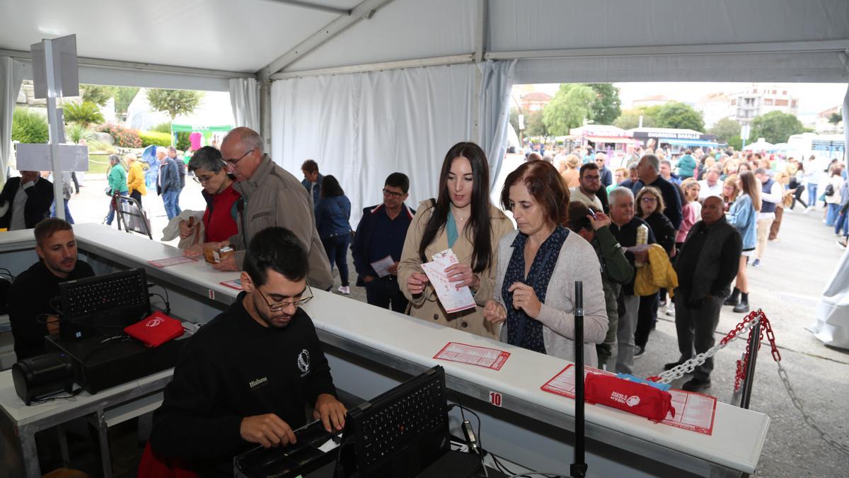 Colas en las cajas de venta de tickets, este domingo