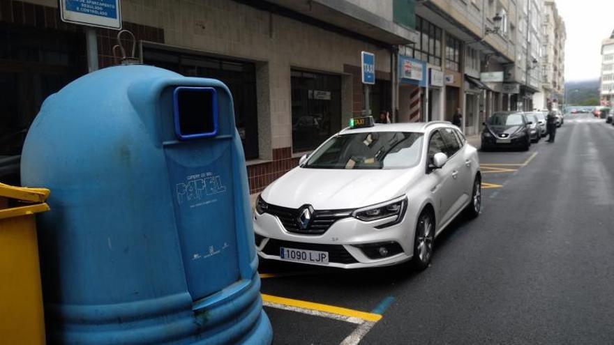 A Estrada elimina la parada de taxis de la Porta do Sol y crea una nueva en la Calle Castelao