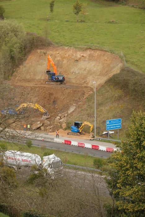 Obras de estabilización de la ladera en la autovía minera