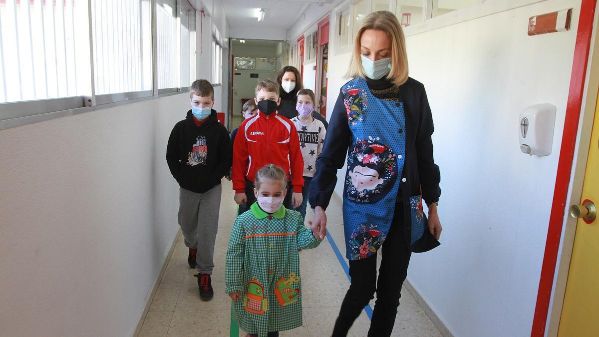 Los niños de Ucrania escolarizados reciben el respaldo y cariño de sus compañeros.