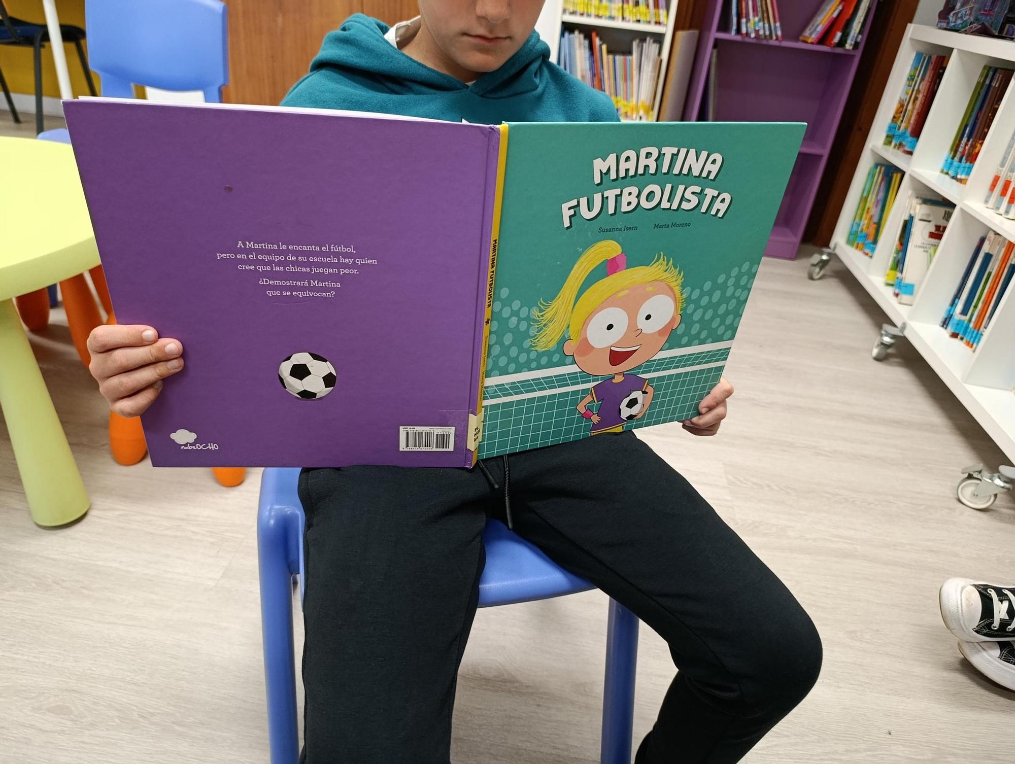 En Llanera los libros viajan en una maleta