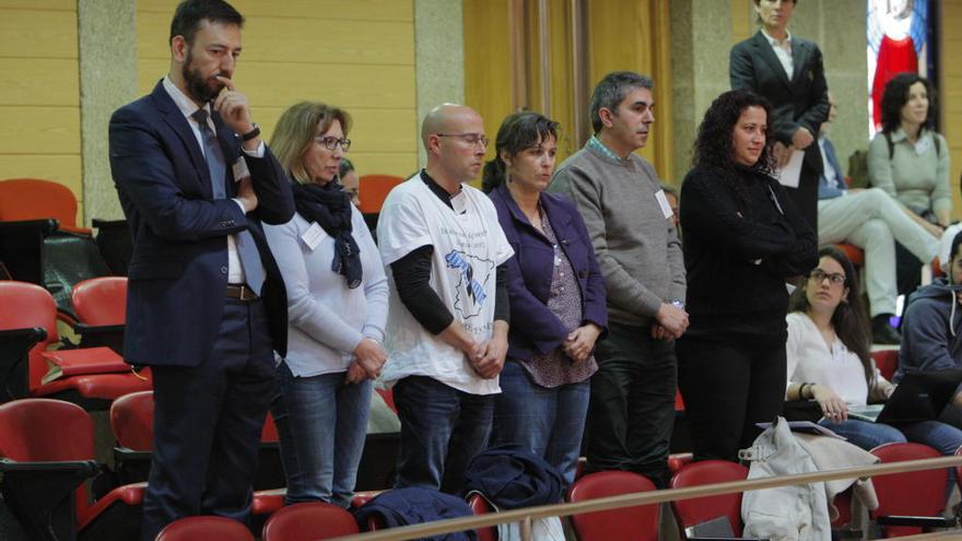 La asociación de víctimas, esta mañana en el Parlamento. // X. A.