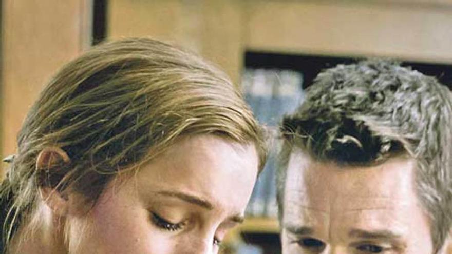 Emma Watson e Ethan Hawke, en una escena del filme.