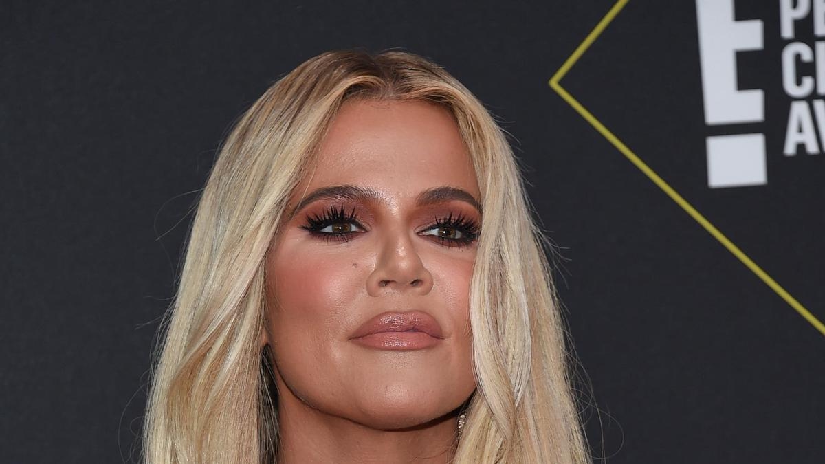 La tarjeta solidaria de Khloé Kardashian paga la compra a varios ancianos