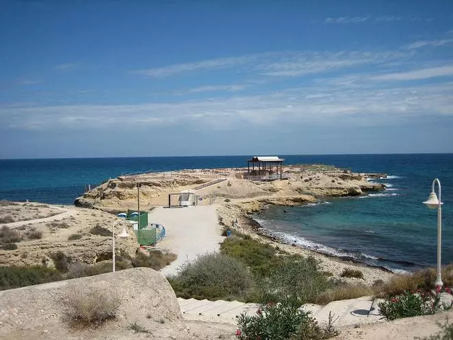 Convenio entre la Diputación y El Campello para crear el parque arqueológico de La Illeta
