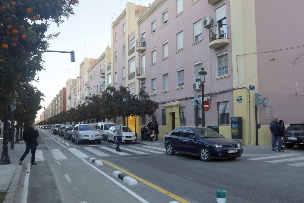 Atascos en la av Burjassot por el carril bici