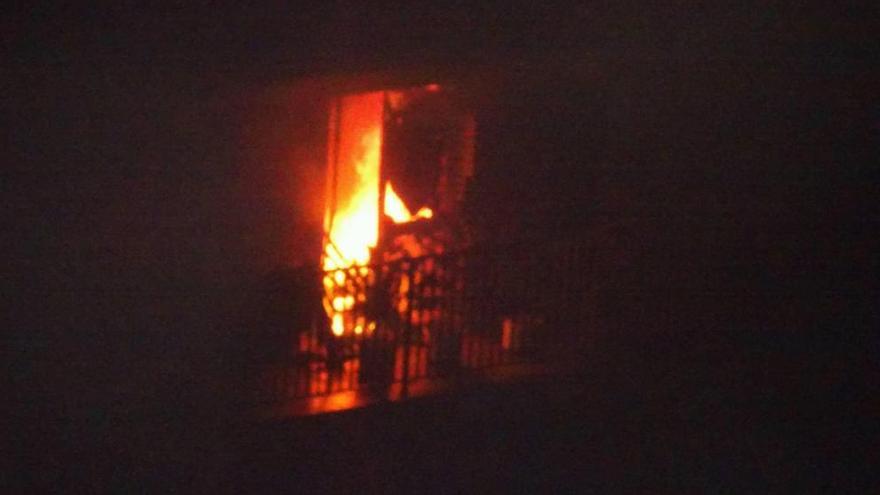 Crema el menjador d&#039;un habitatge al carrer Pau Casals de Manresa