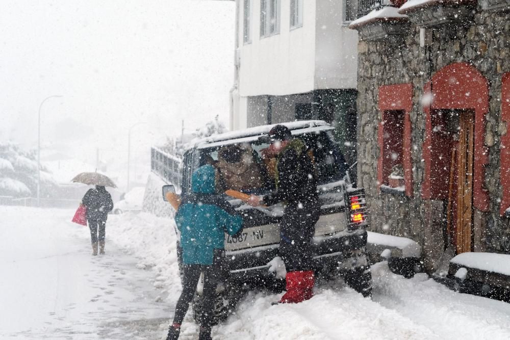 Así se vive el temporal en Pajares