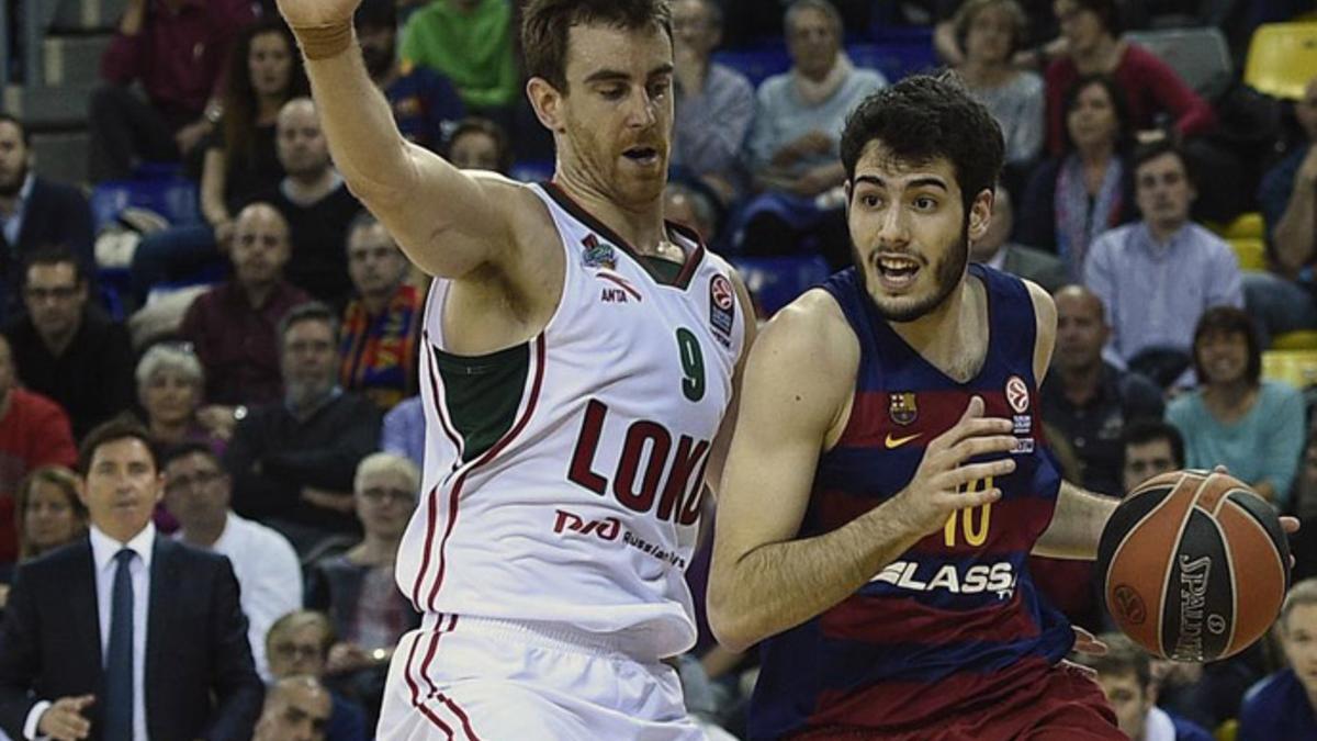 Claver, en uno de sus duelos contra el FC Barcelona