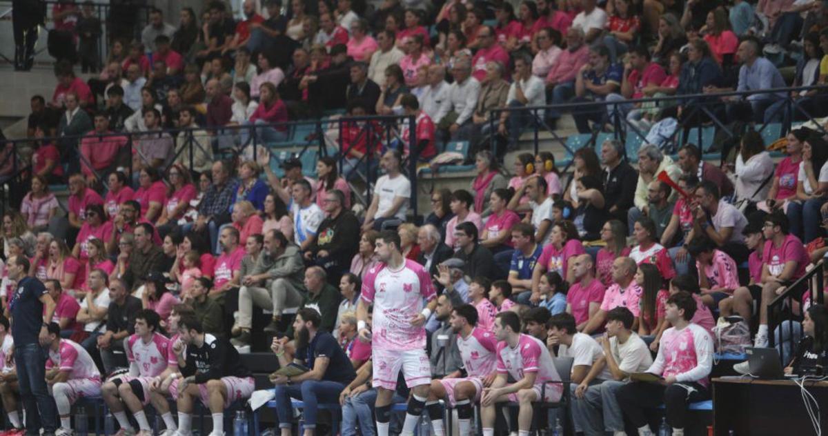 Público de O Gatañal en un partido de esta temporada.