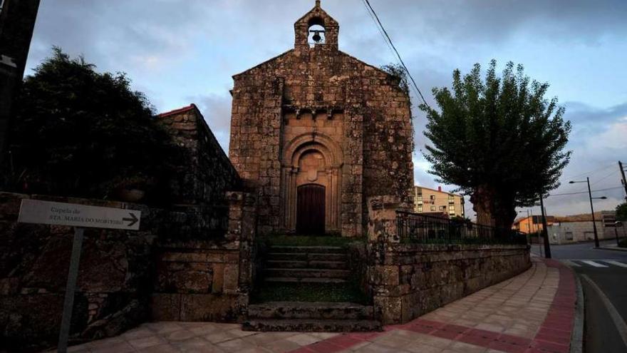 Iglesia románica de Santa María do Mosteiro, ejemplar único en la comarca de O Salnés. // Iñaki Abella