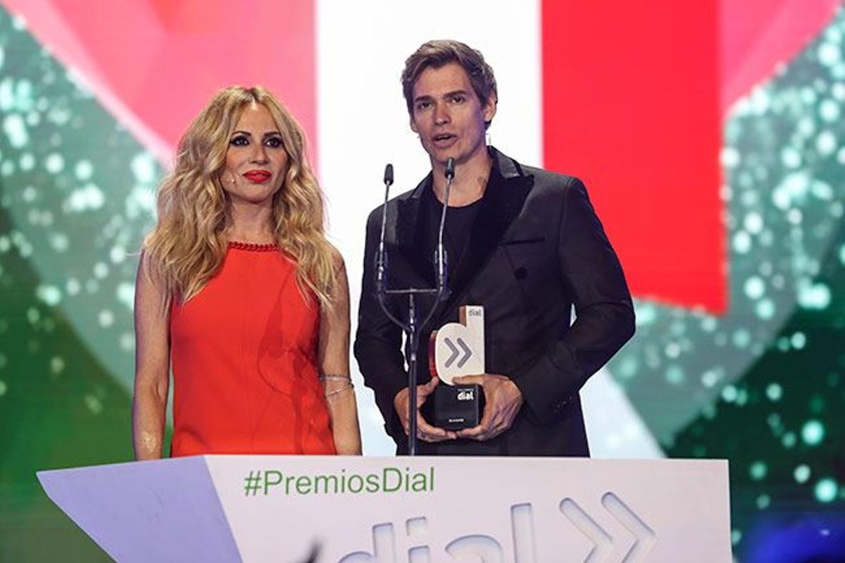 La pareja artística, Marta Sanchez y Carlos Baute, en la Gala Premios Dial