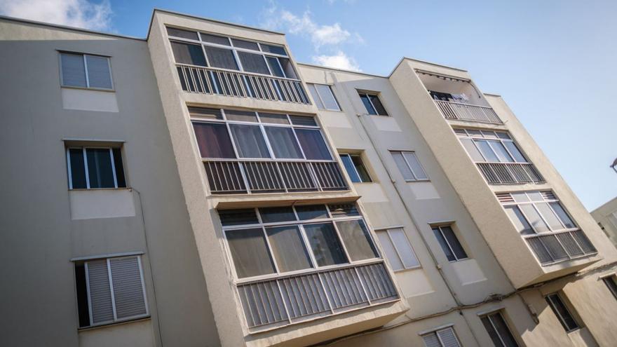 Un millón para rehabilitar 49 bloques de El Cardonal