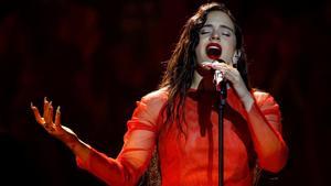 Rosalía, durante su actuación en la gala de los Goya.