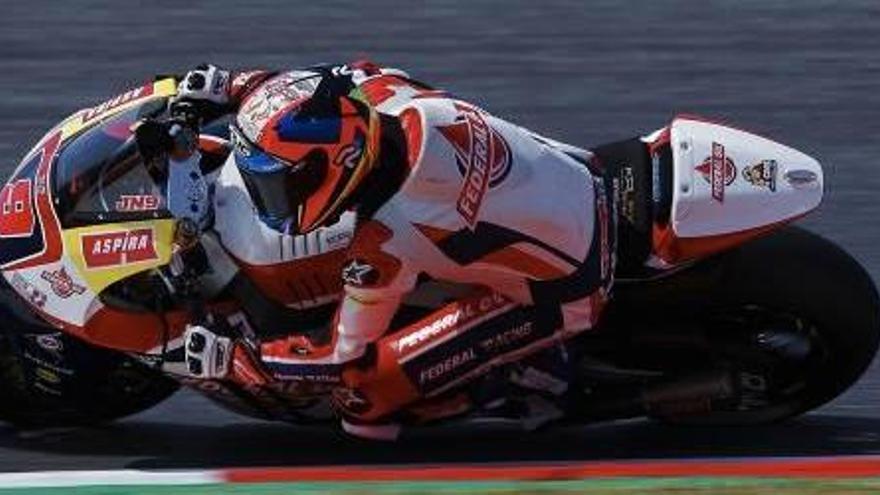 El valenciano Navarro, con su Kalex, en Montmeló.