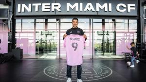 Luis Suárez ya posa con la camiseta del Inter de Miami