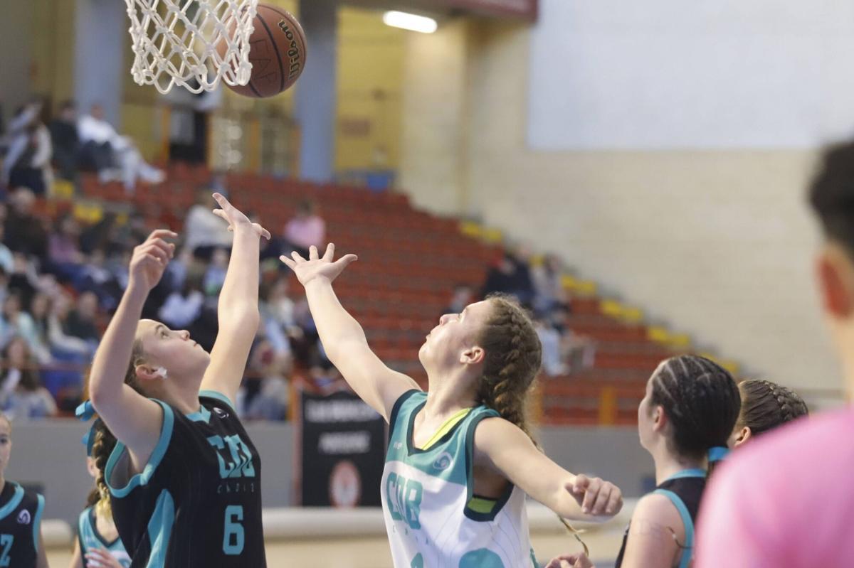 La selección cordobesa gana la final del Campeonato de Andalucía mini femenino de baloncesto