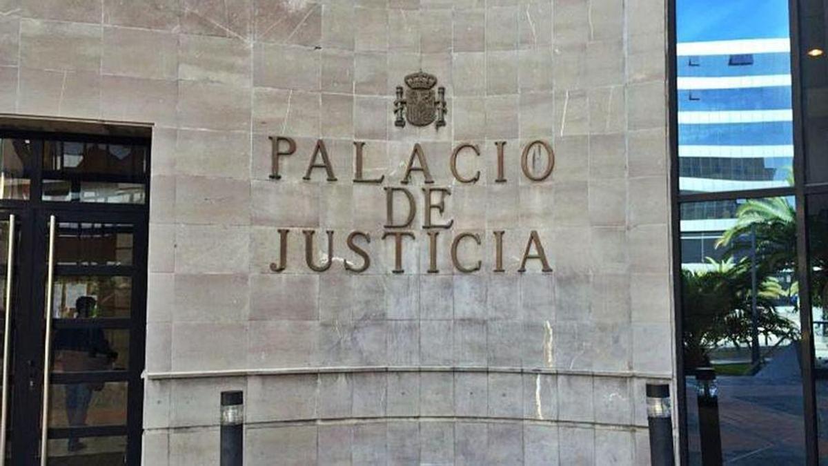 Imagen de la fachada del Palacio de Jusitcia de Santa Cruz de Tenerife