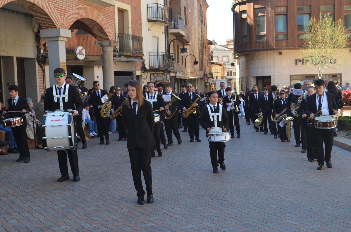 La Procesión del Resucitado en Benavente, en imágenes