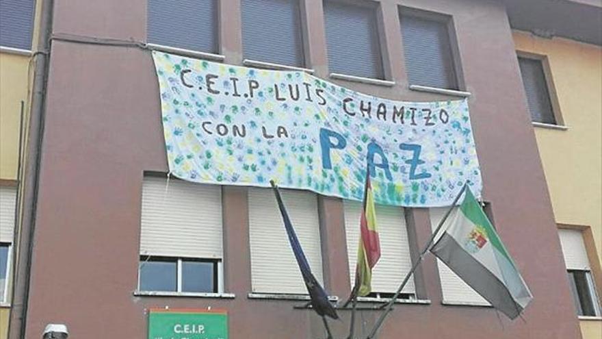 Inician mejoras en los colegios de Pinofranqueado y Azabal