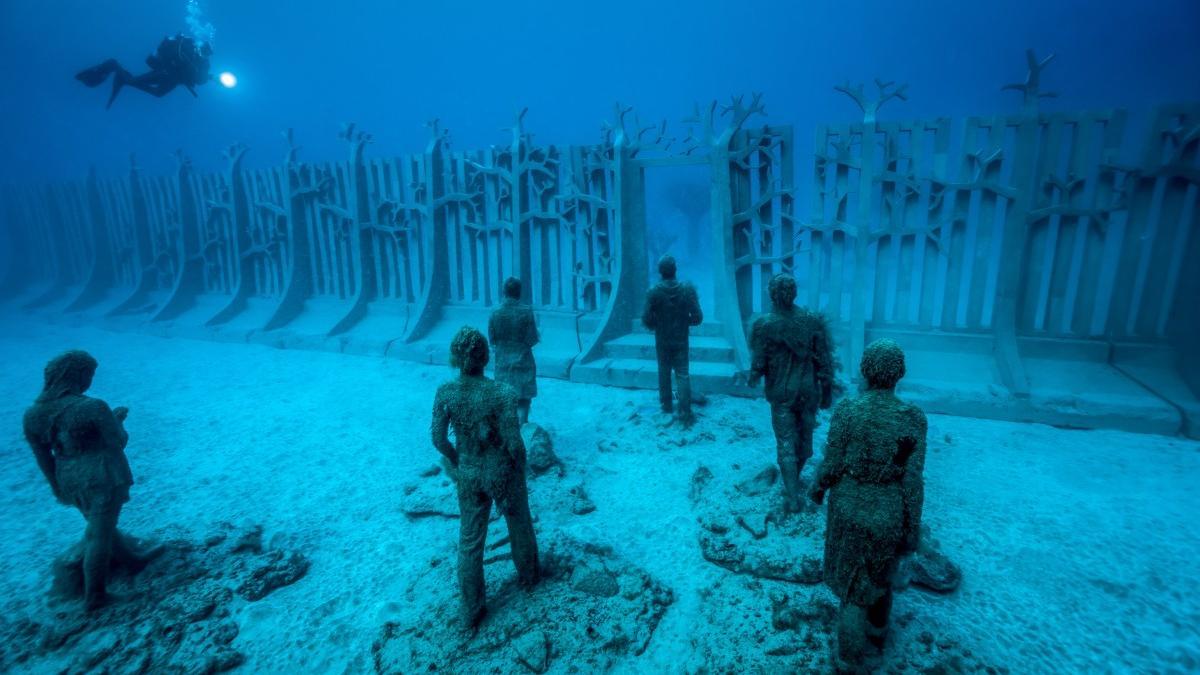 Encontramos una ciudad submarina en el fondo de una playa española