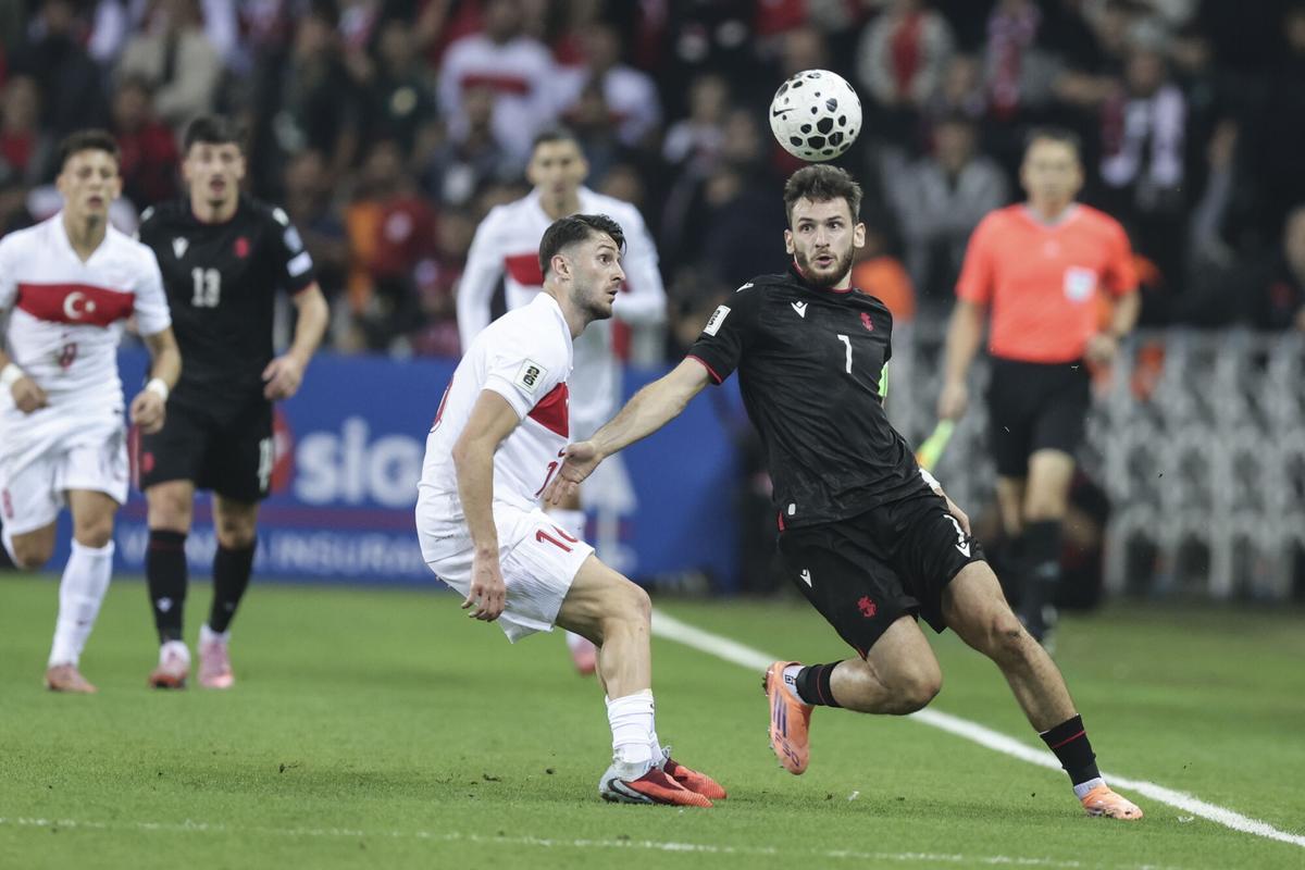 Kvaratskhelia sufre cada vez que se aleja del PSG para defender a Georgia