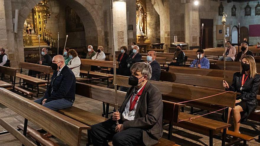 Misa de rogación a San Marcos en la iglesia de San Vicente con el aforo reducido por el COVID.