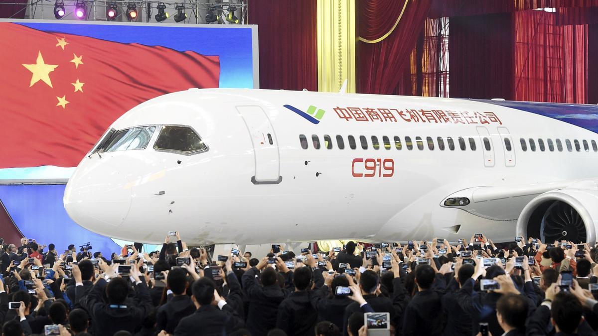 Acto de presentación del primer avión C-919 en Shanghái.