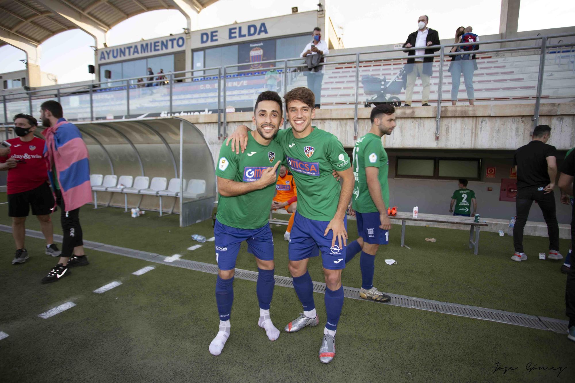 La UD Alzira celebra el ascenso a Segunda RFEF