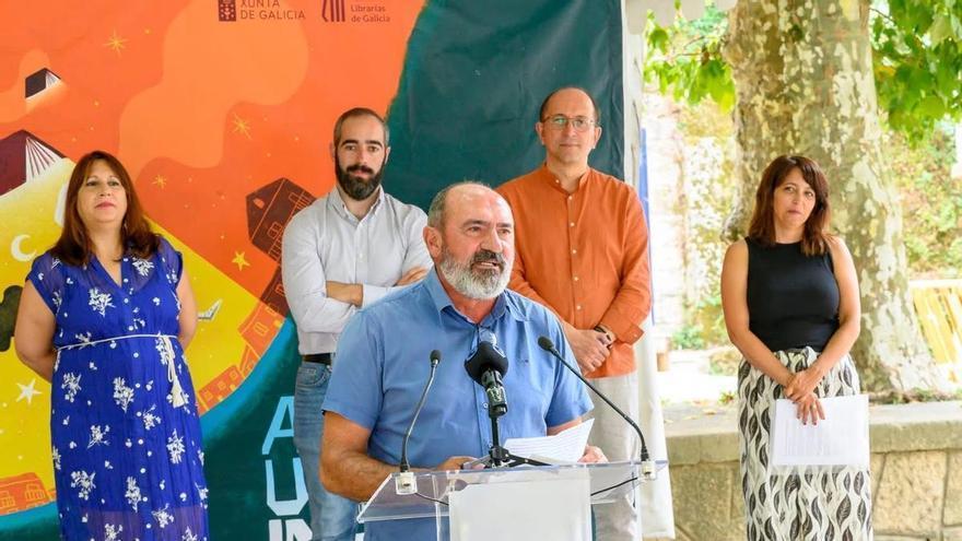 Rianxo abre a porta a universos infinitos coa súa Feira do Libro