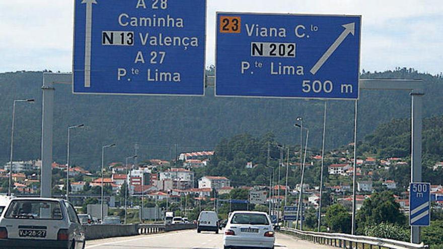 La implantación del peaje en la A-28 Viana do Castelo-Oporto cumplió un año el pasado octubre.   // FDV