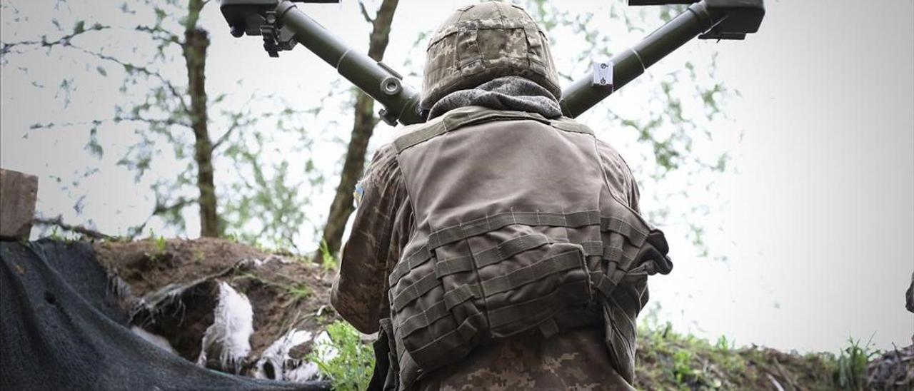 Un soldado de Ucrania durante el conflicto con los separatistas prorrusos en el este del país, en mayo del 2019.