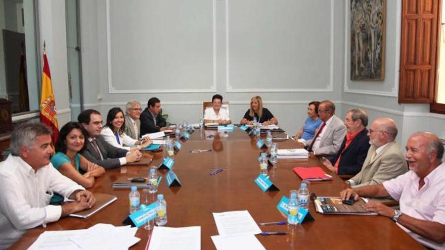 Reunión del Patronato de la Fundación del Auditorio de la Diputación de Alicante, ayer.