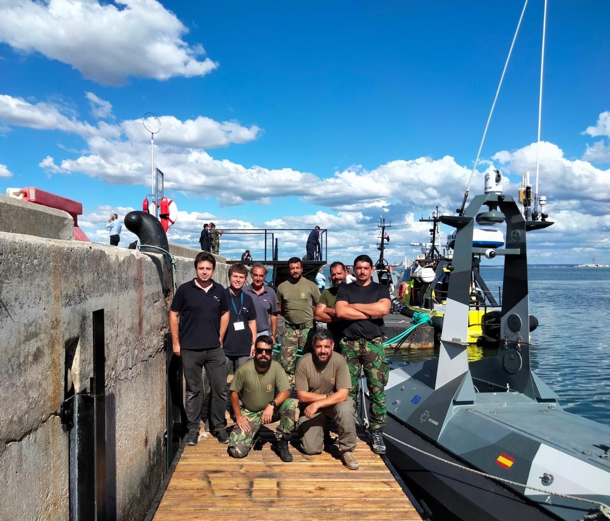 Equipo de Seadrone con los Fusileiros de la base de Troia y el "SEAD 23".