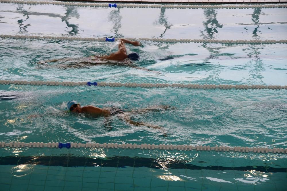 La piscina de Cangas reabre al público // G.Núñez