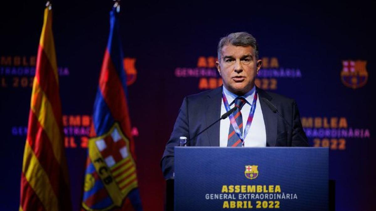 Laporta, en el Auditori 1899 del Camp Nou durante su discurso en la asamblea telemática.